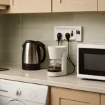 Prese dedicate per elettrodomestici in cucina: l’errore che causa scatti continui